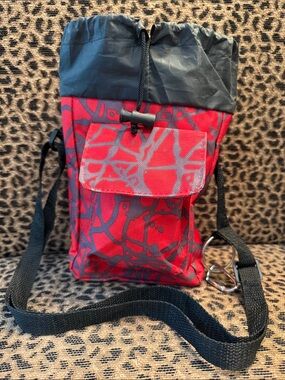 BRAND NEW! Red Patterned Thermal lined Drawstring Crossbody Bag w/ Front Pocket